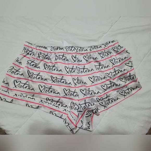 Victoria's secret pajama shorts - Picture 2 of 9